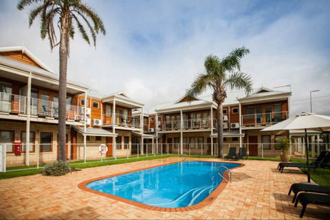 The Royal Palms Resort - Accommodation Tasmania 0