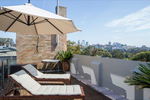 Trumper Loft - Accommodation Tasmania 0