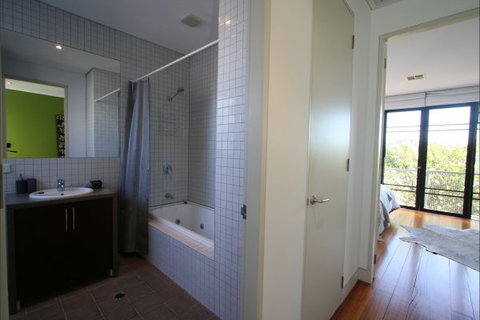 Two Five Zero / Richmond - Accommodation Tasmania 7