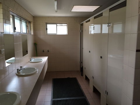 Ardern's Caravan Park Myrtleford - Accommodation Tasmania 5