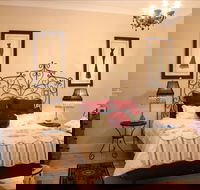 Azalea Cedar-Rose Villa - Accommodation Tasmania