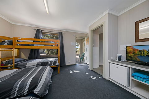Border Village Roadhouse - Accommodation Tasmania 7