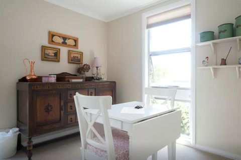 Every Man And His Dog Vineyard - Accommodation Tasmania 2