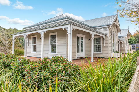 Grandview Accommodation - The Elm Tree Apartments - Accommodation Tasmania 1