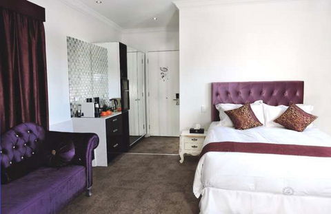 International On The Water Hotel - Accommodation Tasmania 0