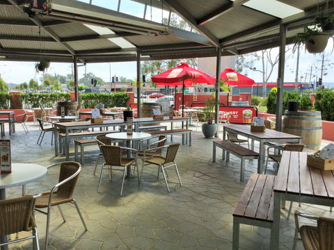 Northside Hotel - Accommodation Tasmania 2