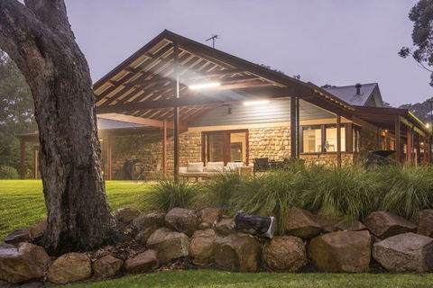 WA HomeStay - Accommodation Tasmania 0