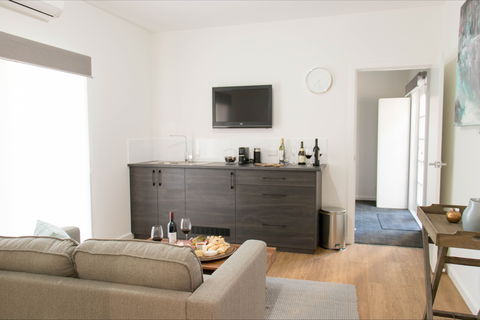 A Coonawarra Experience - Accommodation Tasmania 3