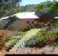Jalbrook  Estate-  CottagesAlpacasGallery  Function Centre - Accommodation Tasmania