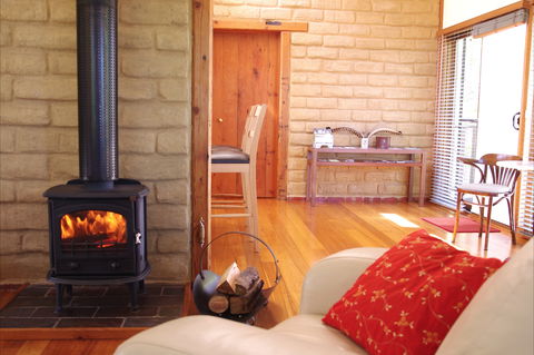 Lyrebird Cottages - Accommodation Tasmania 0