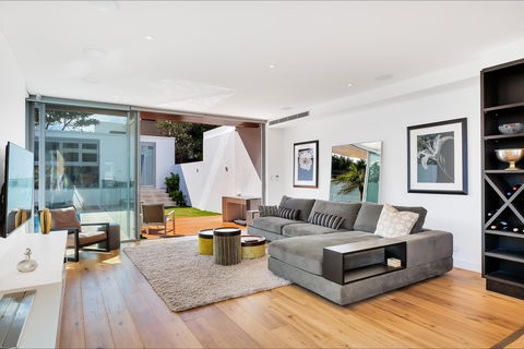 Stunning Luxury Home - Accommodation Tasmania 2