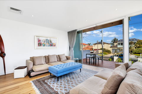 Stunning Luxury Home - Accommodation Tasmania 4
