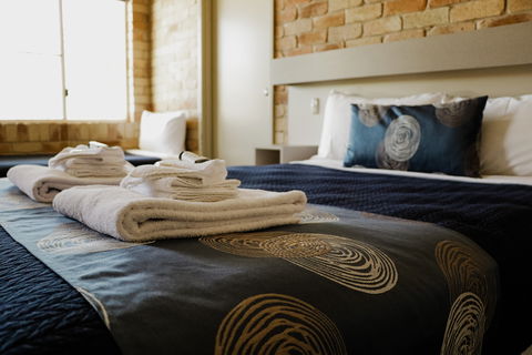 The Australian Hotel Motel - Accommodation Tasmania 1