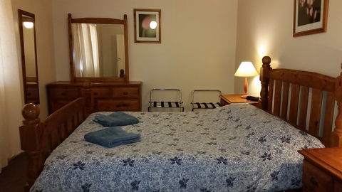 About Town Cottages - Blue Gum And Blue Bush Cottages - Accommodation Tasmania 0