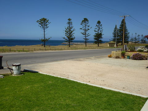 Anchors Away - Accommodation Tasmania 0