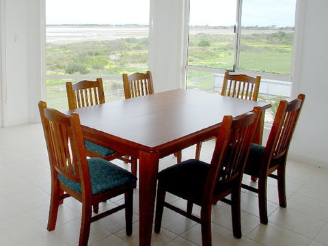 Arabesque Villa 2 - Accommodation Tasmania 2