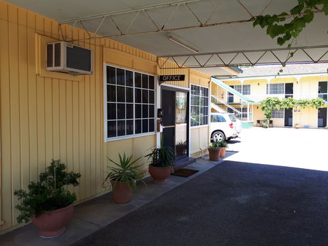 Bradman Motor Inn - Accommodation Tasmania 1