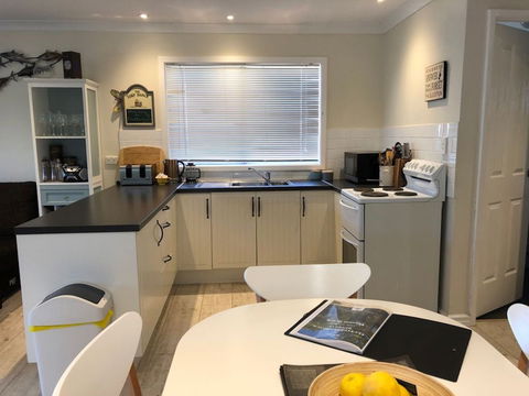 Flutterby's Beach Retreat Preston Beach - Accommodation Tasmania 1