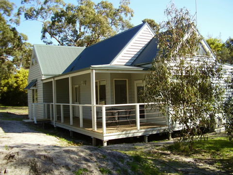 Hooked Inn Cottages - Accommodation Tasmania 0