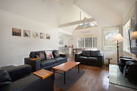 Hooked Inn Cottages - Accommodation Tasmania 1