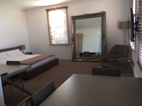 Ikon Hotel - Accommodation Tasmania 1