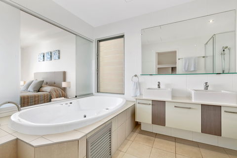 Rainbow Sea Resort - Accommodation Tasmania 2