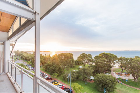 Rockingham Apartments - Accommodation Tasmania 2