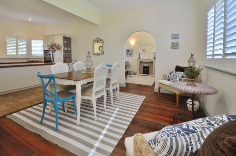 Clemandtines Vintage Beach Estate - Accommodation Tasmania 2
