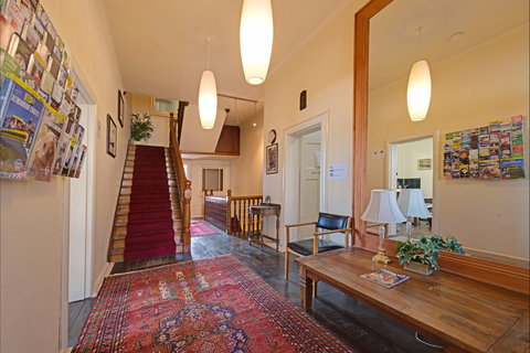 Edinburgh Gallery Bed & Breakfast - Accommodation Tasmania 1