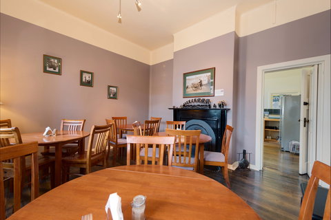 Edinburgh Gallery Bed & Breakfast - Accommodation Tasmania 2