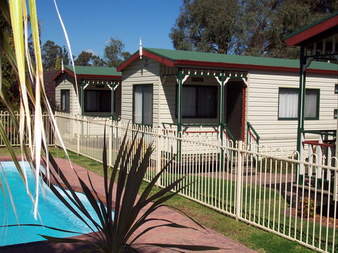Parkes Country Cabins - Accommodation Tasmania 0