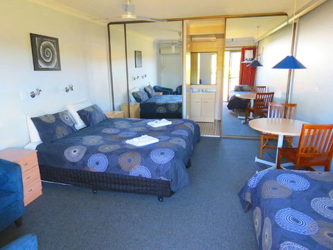 Sisleys Motel - Accommodation Tasmania 0
