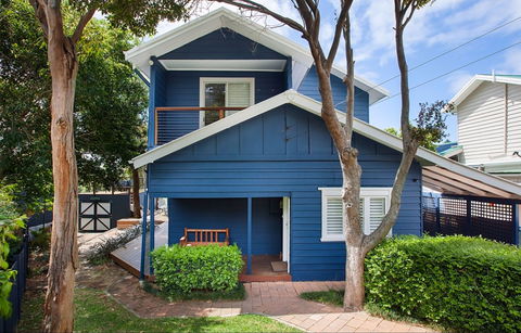 The Blue House At Wombarra Beach - Accommodation Tasmania 0