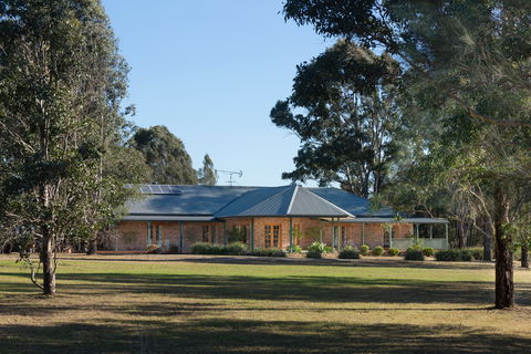 Wine Country Lodge - Accommodation Tasmania 1