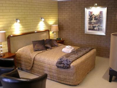Estelle Kramer Motor Inn - Accommodation Tasmania 0