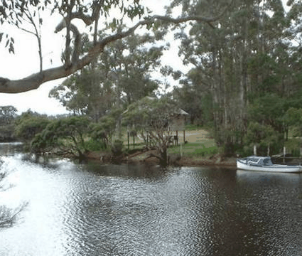 Gum Grove Chalets - thumb 3
