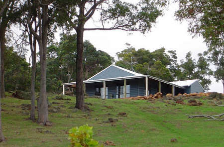 Vista Ridge Estate - Top Paddock Cottage - Accommodation Tasmania 0