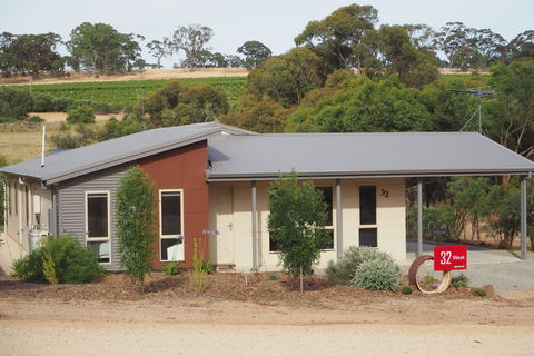 32 West B & B - Accommodation Tasmania 0