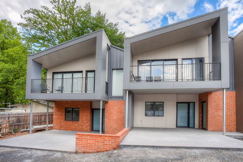Art House Townhouses - Accommodation Tasmania 1