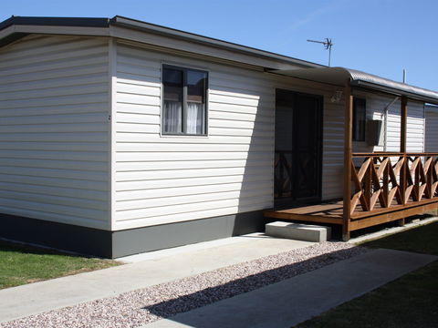 Bay View Holiday Village - Accommodation Tasmania 2