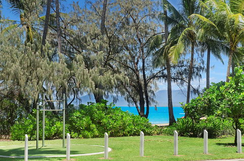 By The Sea Port Douglas - Accommodation Tasmania 0