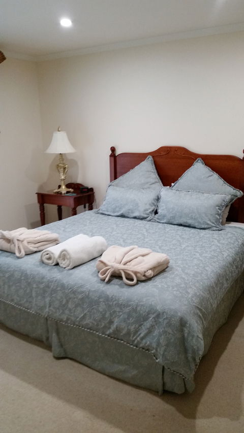 Carolynnes Cottages - Blue Wren Cottage - Accommodation Tasmania 0