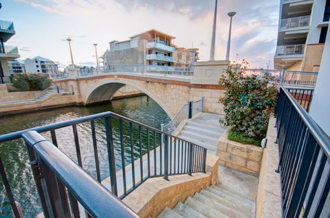 Dolphin Quay 3 Bedroom Apartment - Accommodation Tasmania 0