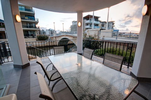 Dolphin Quay 3 Bedroom Apartment - Accommodation Tasmania 1