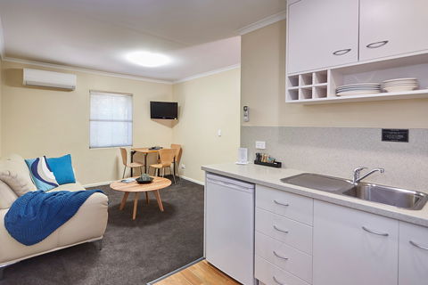 Elphin  Motel & Serviced Apartments - Accommodation Tasmania 2