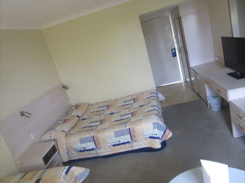 El Toro Motor Inn - Accommodation Tasmania 0