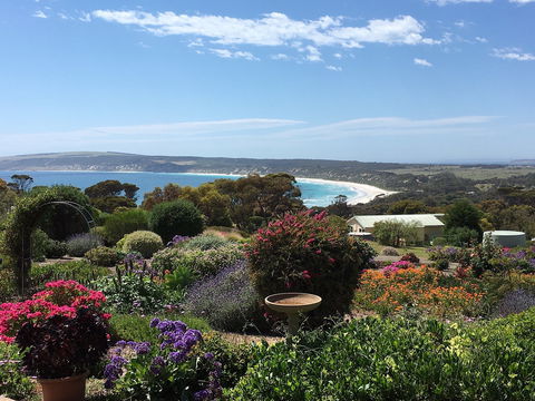 Emu Bay Holiday Homes - Accommodation Tasmania 0