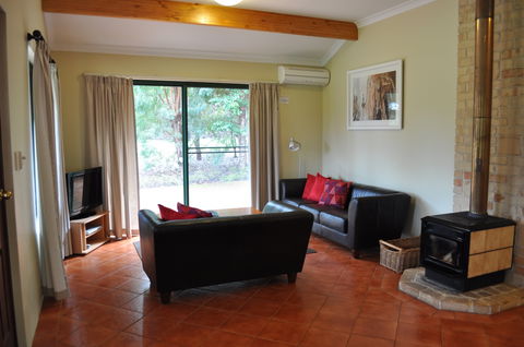 Karri Valley Chalets - Accommodation Tasmania 1
