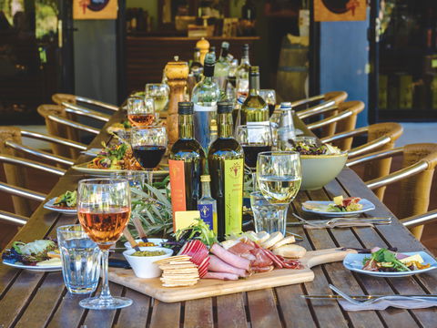 Olio Bello Lakeside Glamping - Accommodation Tasmania 2