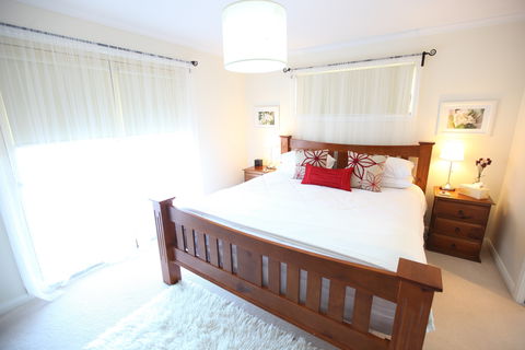 One Tree Bed And Breakfast: The Suite And The Retreat - Accommodation Tasmania 0